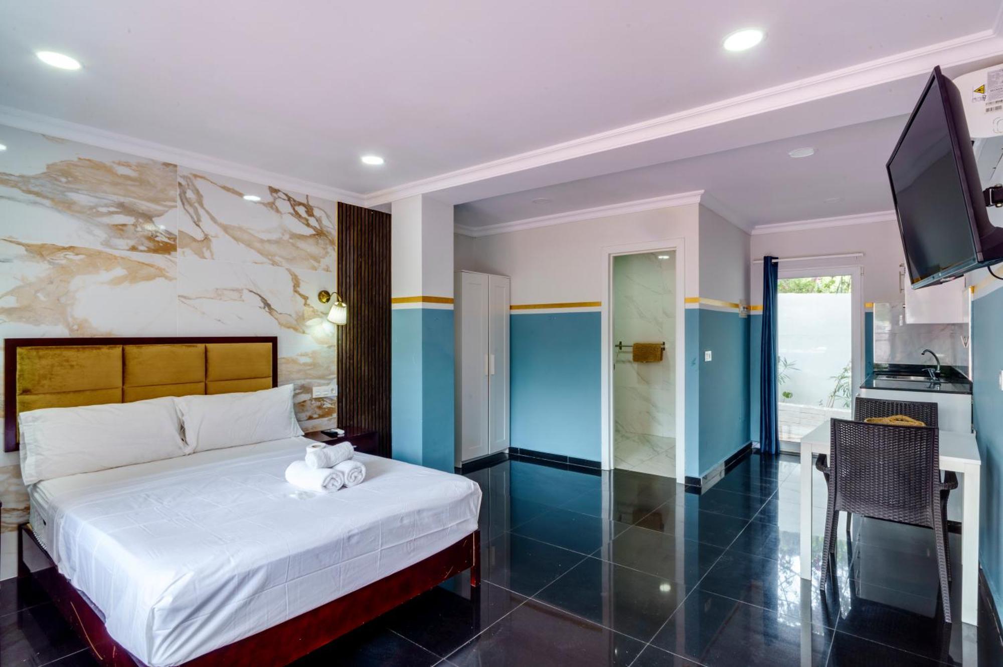 Costa Apartahotel *